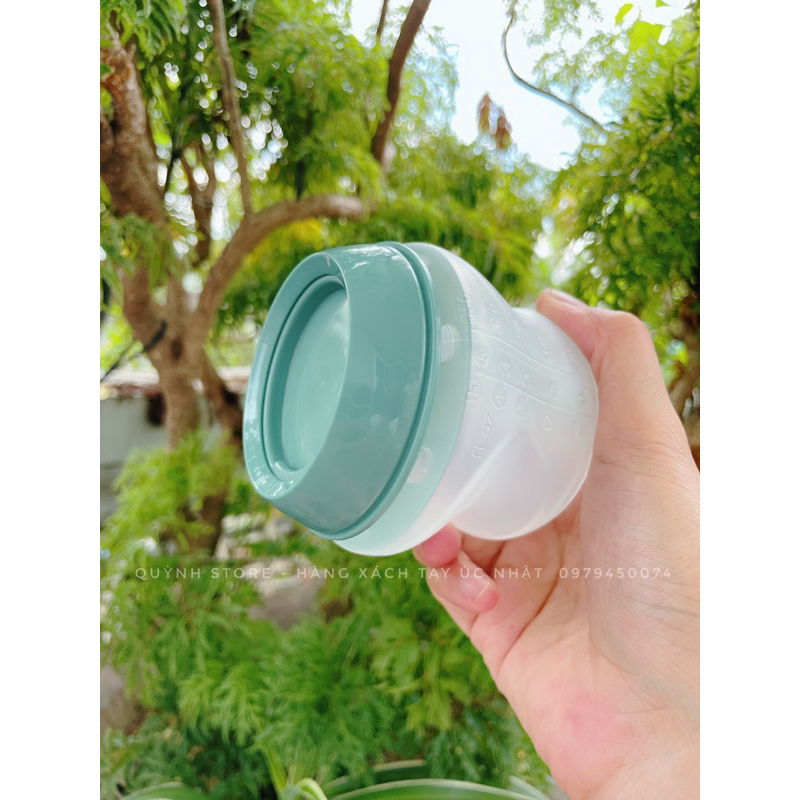 Bình sữa Tommee Tippee Silicone - xanh rêu kèm nắp chặn