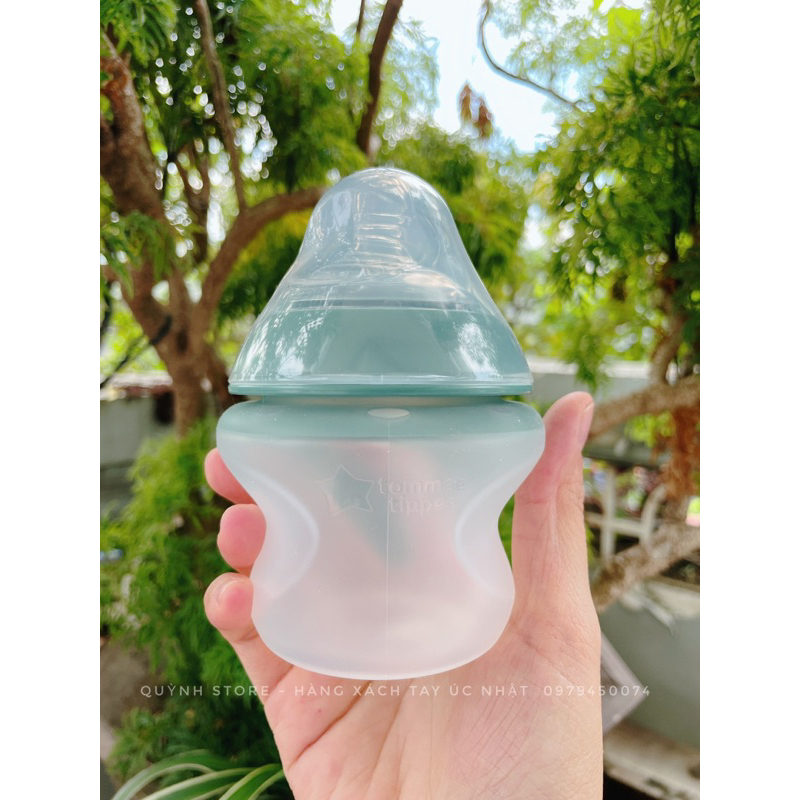 Bình sữa Tommee Tippee Silicone - xanh rêu kèm nắp chặn