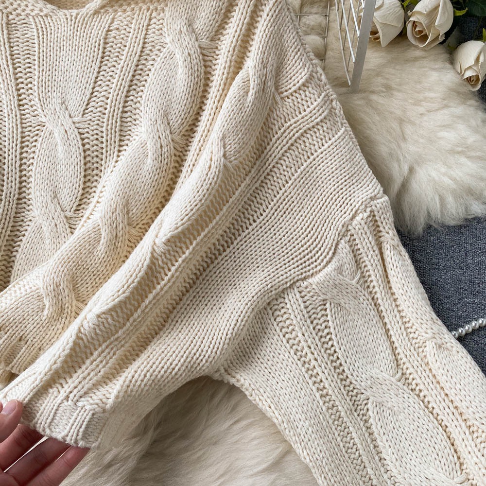 Set áo len có mũ ngắn kèm váy ngắn xoắn sang trọng