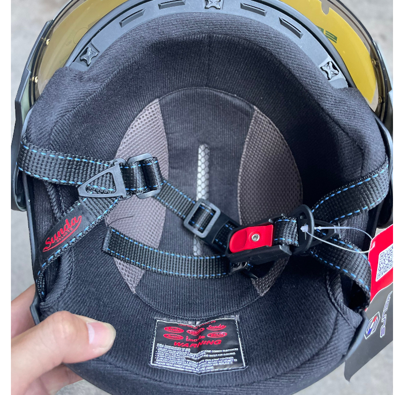 Mũ bảo hiểm nửa đầu Sunda 125 kiểu dáng thể thao,mũ bảo hiểm 1/2 có kính ,lót tháo rời bảo hành 12 tháng