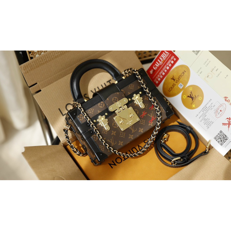 Túi cốp viền đinh quai xách new hoa nâu hàng bản đẹp da thật, chi tiết like auth