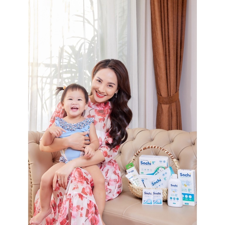 Combo Sữa Tắm Thảo Dược SACHI 250ML Và Kem Đa Năng SACHI 20G Dưỡng Ẩm, Sạch Dịu Da, Phòng Ngừa Rôm Sẩy, Ho Cảm Cho Bé
