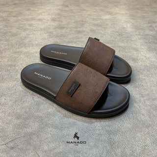 Dép da nam quai ngang cao cấp Manado Mã MND13 màu nâu đỏ fullbox, quai da mềm mại, đế cao su thiết kế chắc chắn