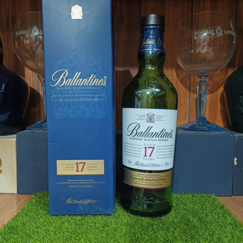 Vỏ chai rượu ngoại Ballantines 17 năm Xuất xứ Scotland Full Box hàng Decor mới đẹp ( chai rỗng)