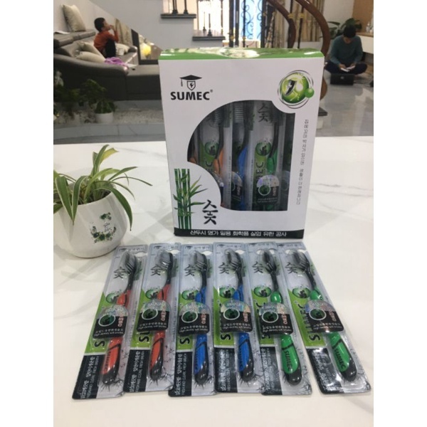 Hộp 30 Bàn Chải Đánh Răng Bossi Than Tre Hoạt Tính