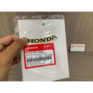 Tem nạ Vision 2014 - 2022 ( chử Honda cong Đen 70mm ) ( 1 Miếng )