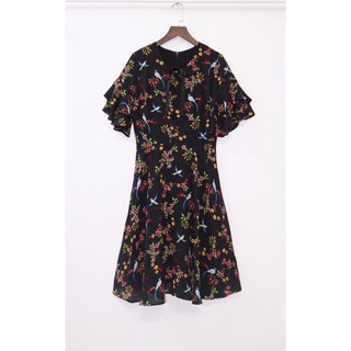 Đầm hoa văn T.Shop