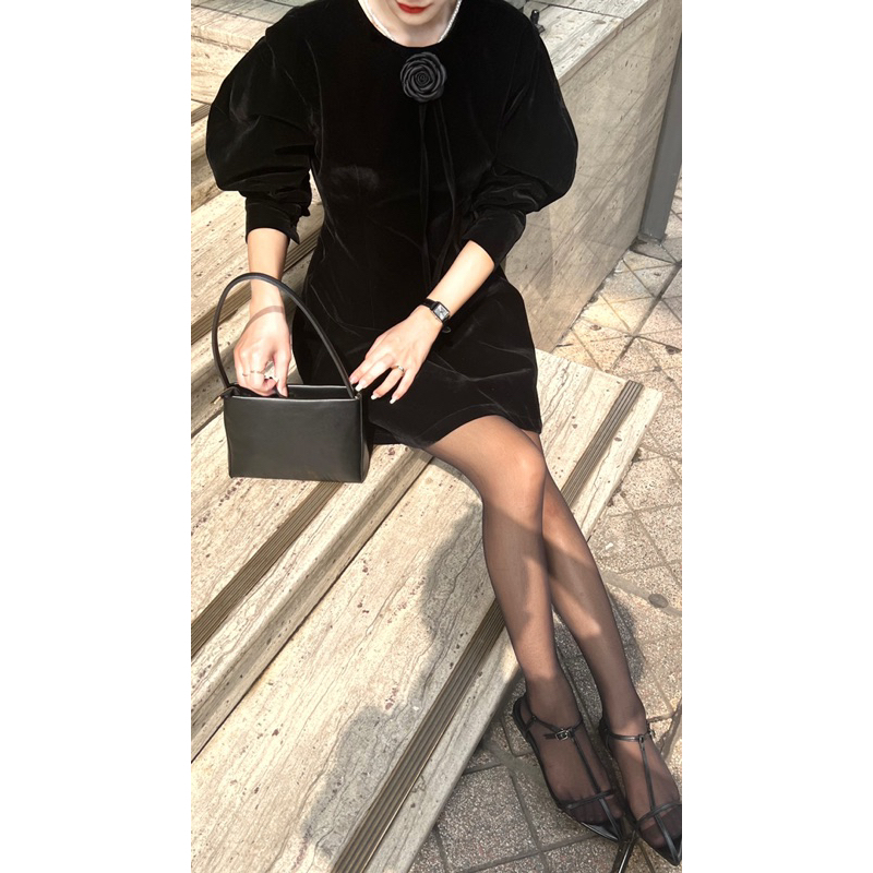 Váy nhung DWIN 2 lớp kèm hoa cài sang trọng