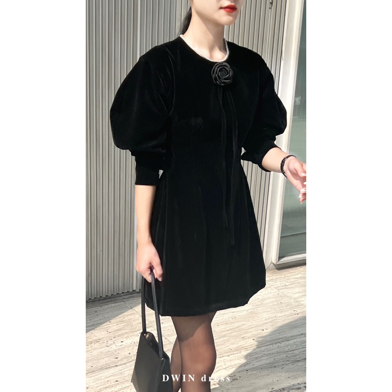Váy nhung DWIN 2 lớp kèm hoa cài sang trọng