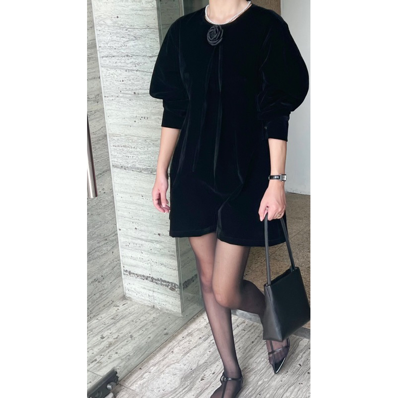 Váy nhung DWIN 2 lớp kèm hoa cài sang trọng