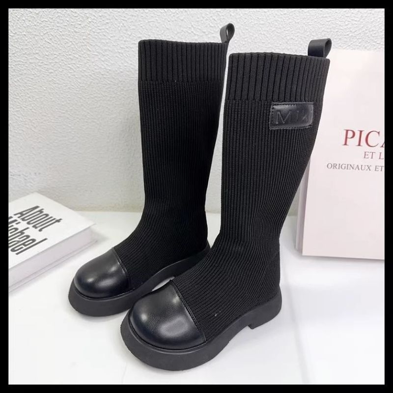 Boot chun đen cao cổ thu đông 2023 cho bé