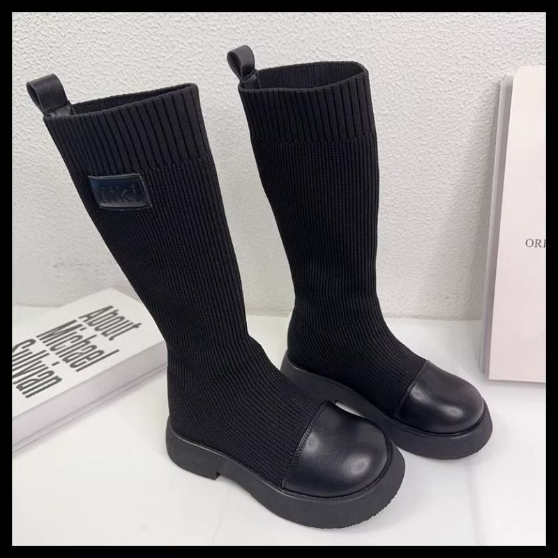 Boot chun đen cao cổ thu đông 2023 cho bé