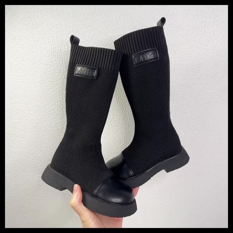 Boot chun đen cao cổ thu đông 2023 cho bé