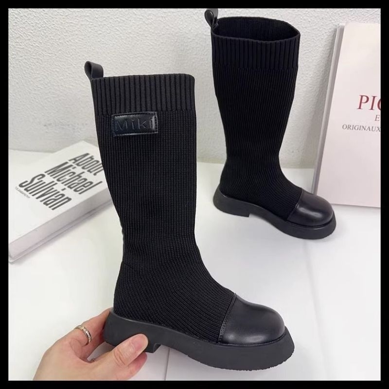 Boot chun đen cao cổ thu đông 2023 cho bé