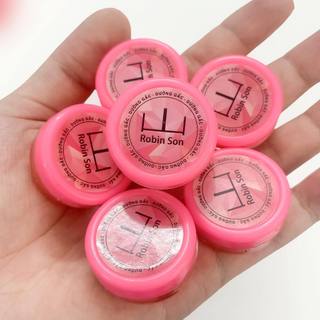 Dưỡng gấc sử dụng cho môi