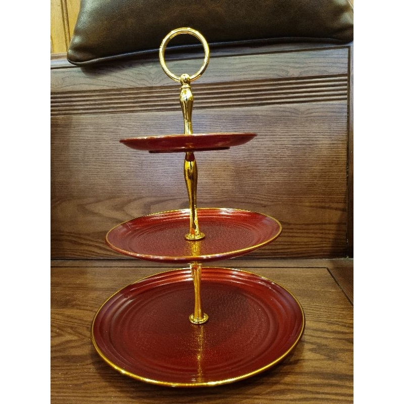 Khay đựng bánh kẹo 3 tầng viền vàng màu đỏ trang trí đám cưới đám ăn hỏi nhà hàng khách sạn