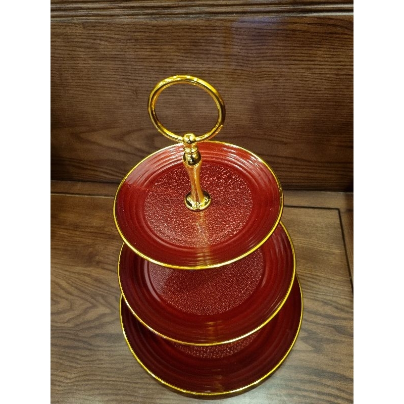 Khay đựng bánh kẹo 3 tầng viền vàng màu đỏ trang trí đám cưới đám ăn hỏi nhà hàng khách sạn