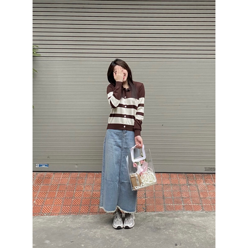 Chân váy jean dáng dài tua gấu