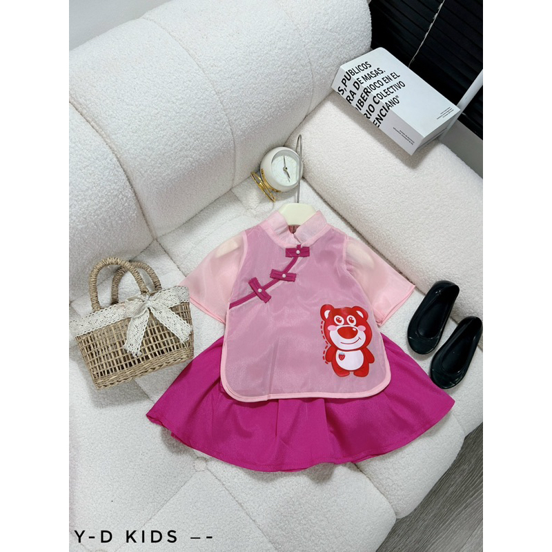 Set vay gấu dâu cho bé