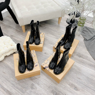 bốt hoa anh đào bóng 2 màu