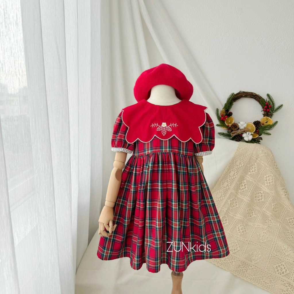 Váy lá cổ thêu Đỏ - ZUNKids