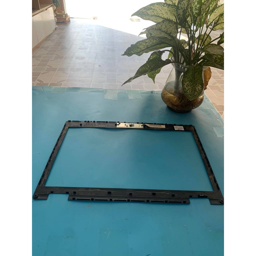 Vỏ mặt b dành cho laptop hp 6560b ( vỏ tháo máy có sước )