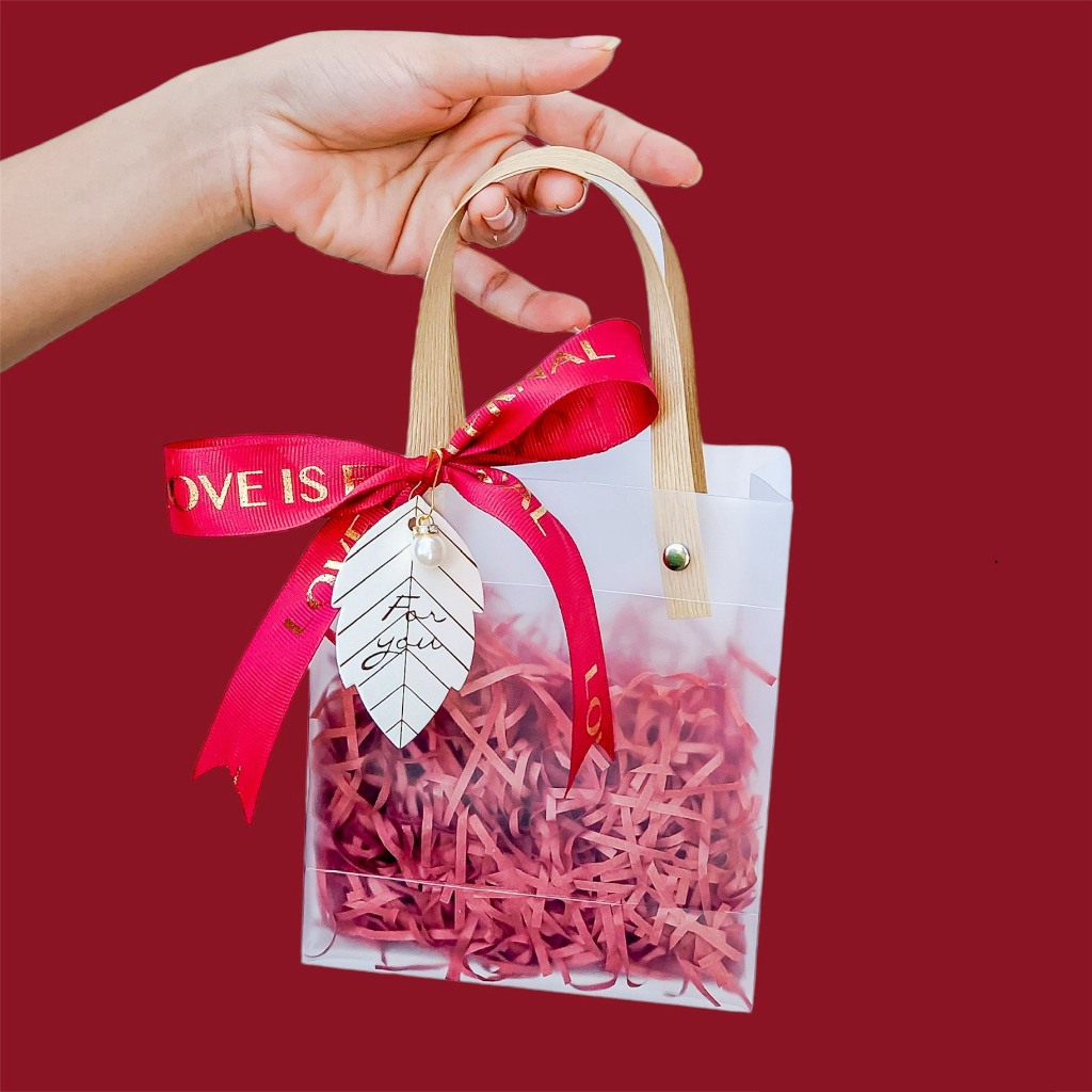 Túi Đựng Quà Kèm Nơ Và Rơm Chất Liệu Nhựa PP Mờ