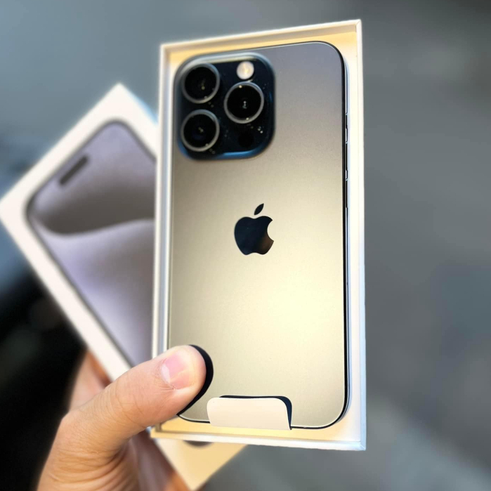 Điện thoại iPhone 15 Pro Max titan tự nhiên 512GB LLN
