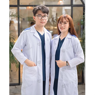 Áo choàng blouse trắng dáng dài có CẦU VAI Xanh cho bác sĩ, dược sỹ thực tập - áo blue trắng thực tập sinh