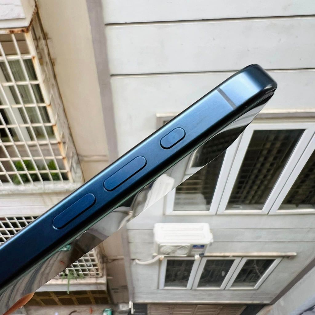 Siêu phẩm * điện thoại iph 15 prm - seal tháng 11 - 256gb - bảo hành 12 thángVVA
