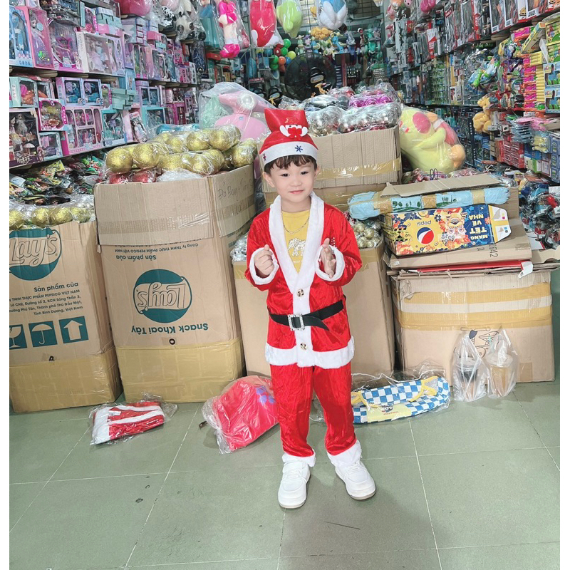Bộ quần áo Ông già Noel cho bé trai chất liệu nhung