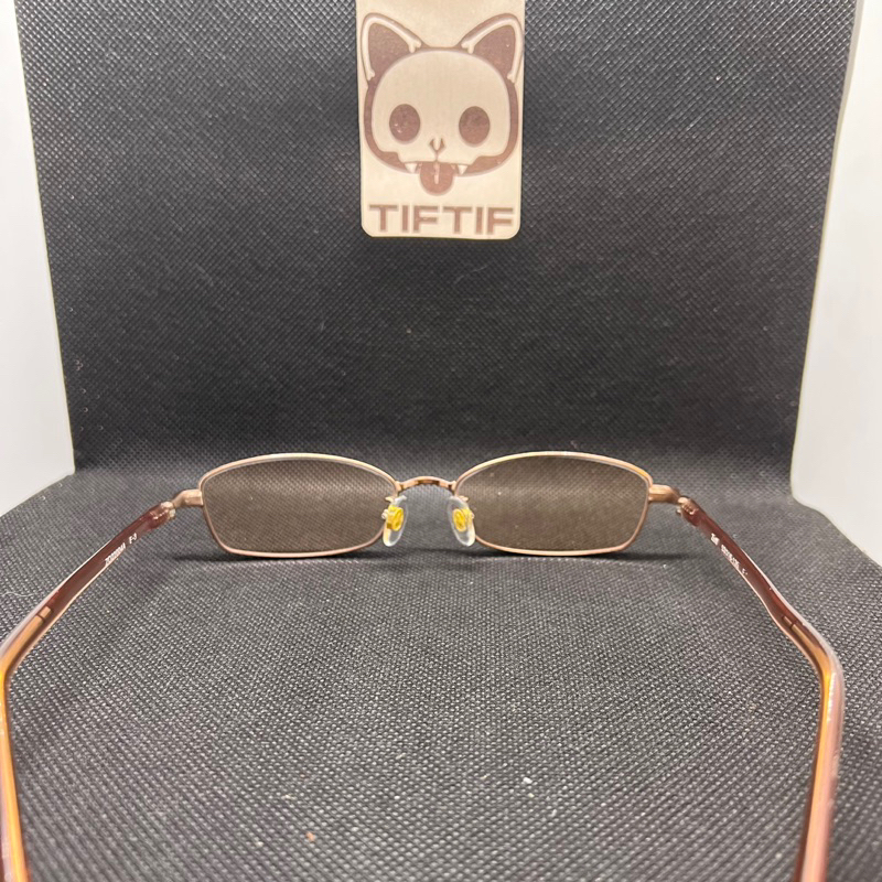 Kính si nhật Zoff