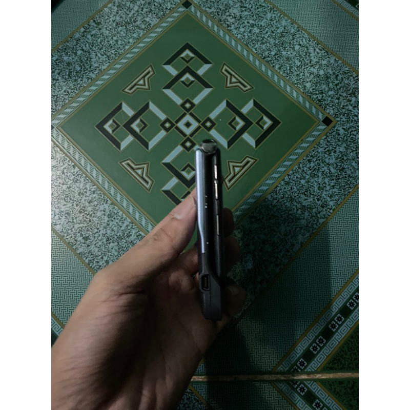 Xác điện thoại Motorola V3i còn nguon