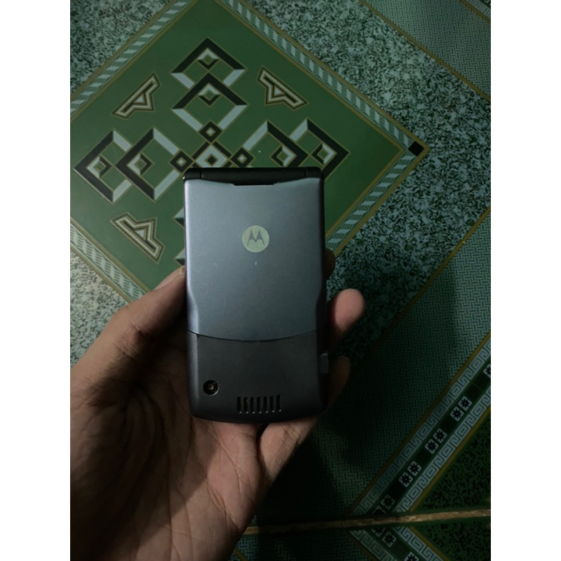 Xác điện thoại Motorola V3i còn nguon