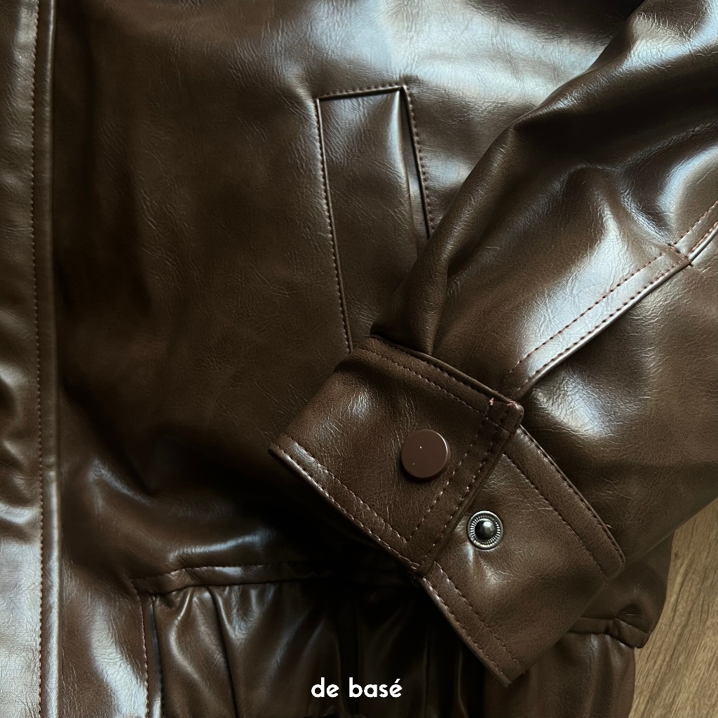 Áo Da Nâu - COLLARED CROPED LEATHER JACKET - Form Crop - De Basé