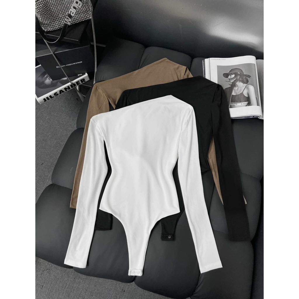 Chân váy da xoắn eo + áo ôm body tay dài lệch vai cực cuốn hút