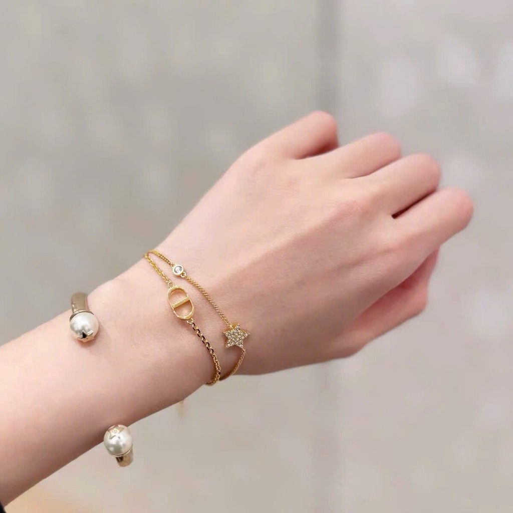 Vòng tay dior