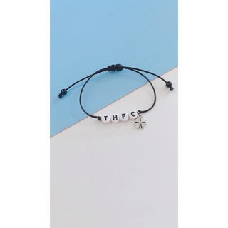 Vòng tay chữ cái theo yêu cầu