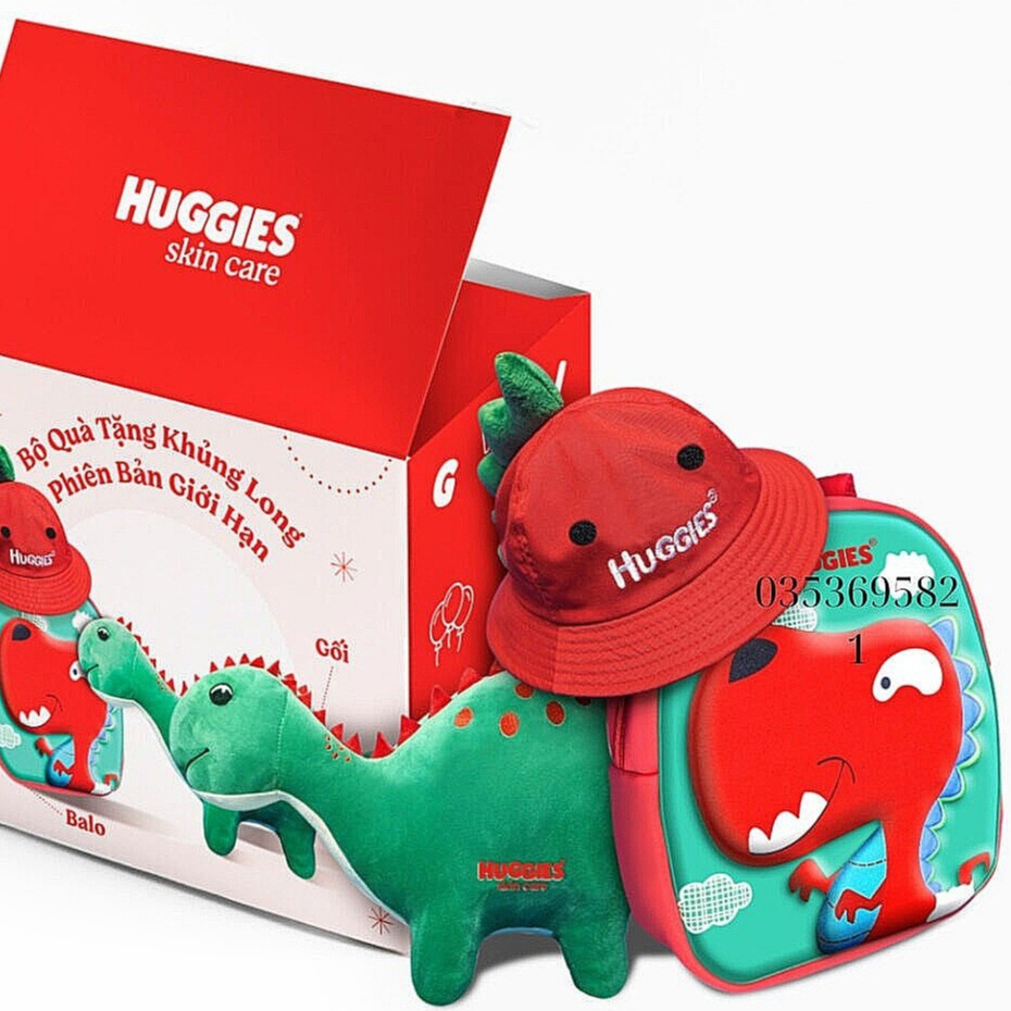 Hộp quà Huggies 3 món Mũ,Balo,Thú bông khủng long