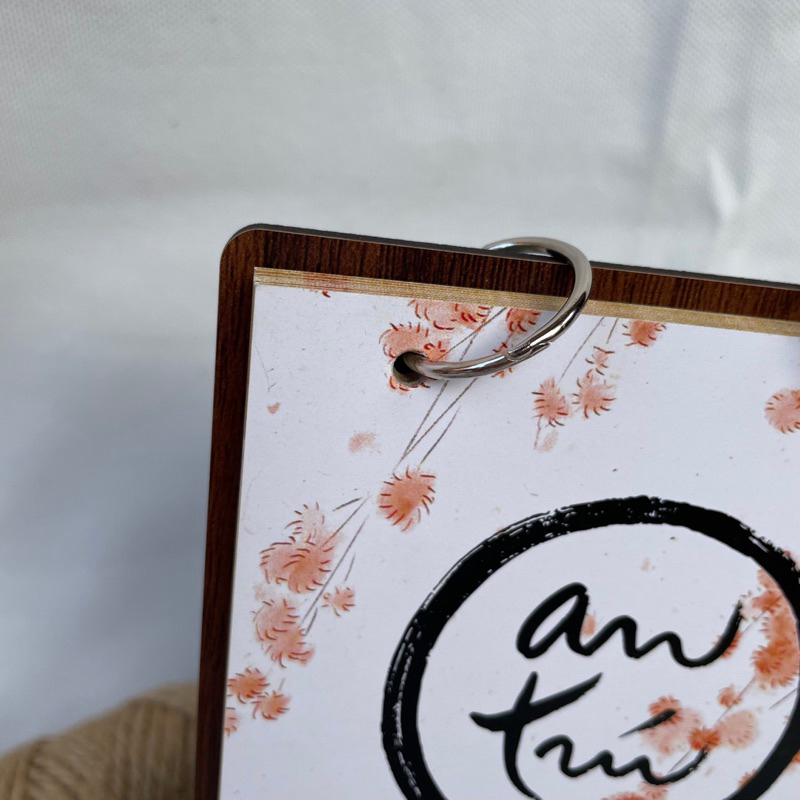 Lịch để bàn đế gỗ 2024 CÓ LỊCH ÂM và NOTE, nhận in chèn logo theo yêu cầu từ 20 bộ