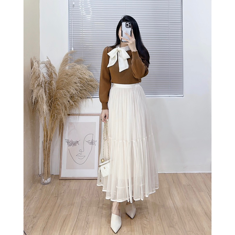 570 Áo len cổ nơ to tay bồng