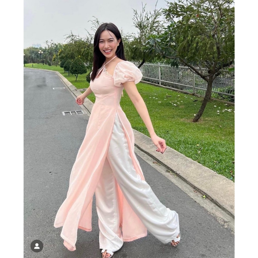 Set áo dài hoa nổi cổ yếm cột nơ cổ kèm quần suông Rossy Fashion - SR210