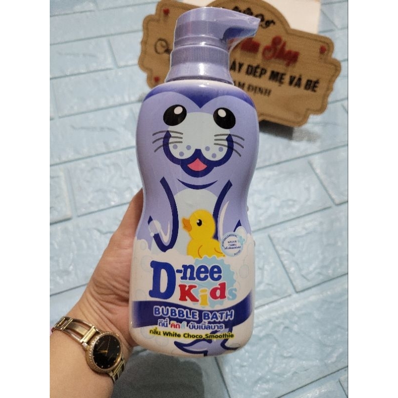 Sữa tắm cho bé.