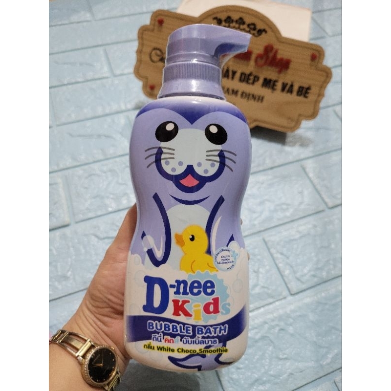 Sữa tắm cho bé.