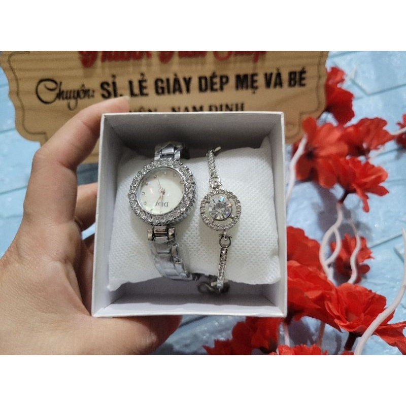 Đồng hồ DIOR đeo tay kèm lắc