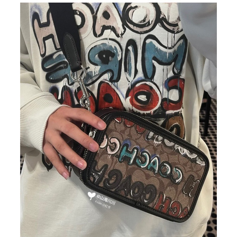 Túi đeo chéo unisex Coach Mint dáng hộp cá tính