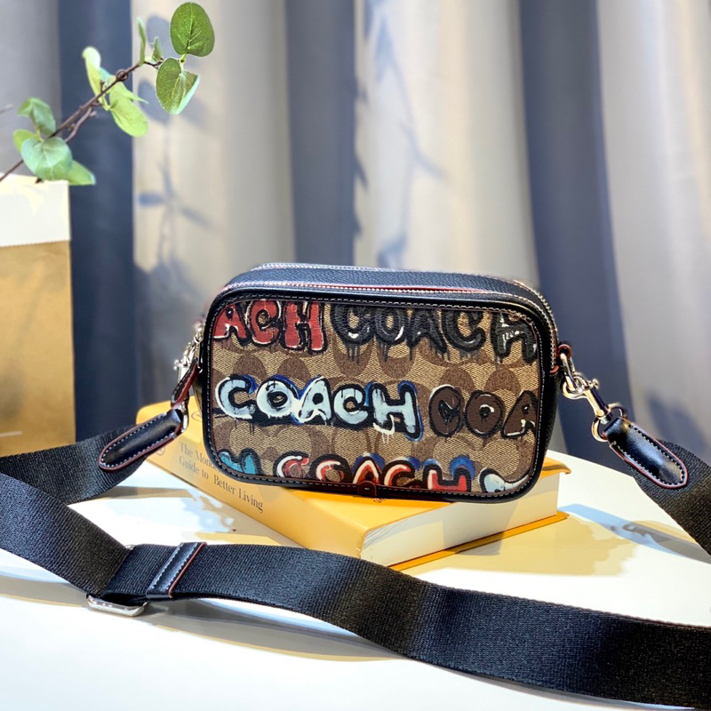 Túi đeo chéo unisex Coach Mint dáng hộp cá tính