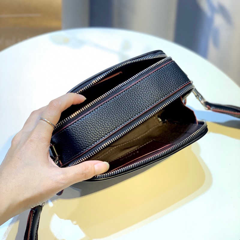 Túi đeo chéo unisex Coach Mint dáng hộp cá tính