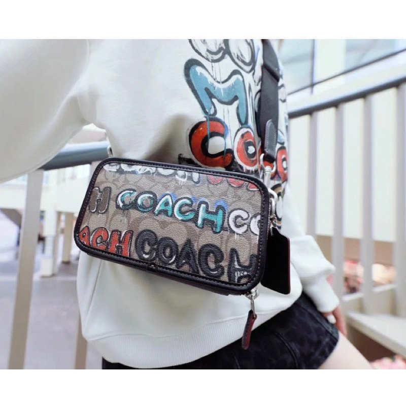 Túi đeo chéo unisex Coach Mint dáng hộp cá tính
