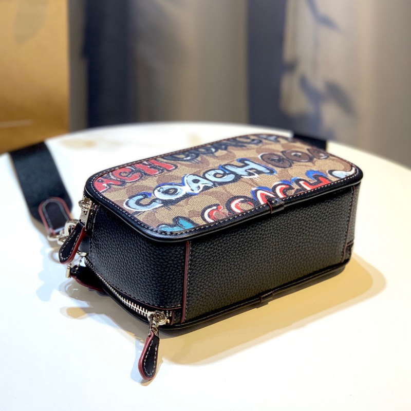 Túi đeo chéo unisex Coach Mint dáng hộp cá tính